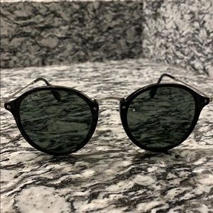 Rayban Round Fleck sunglasses